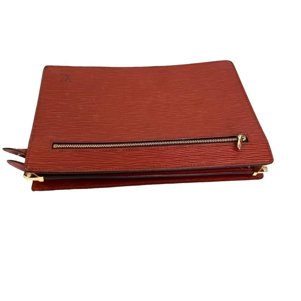 Authentic Louis Vuitton Epi Clutch - Picture 6 of 14
